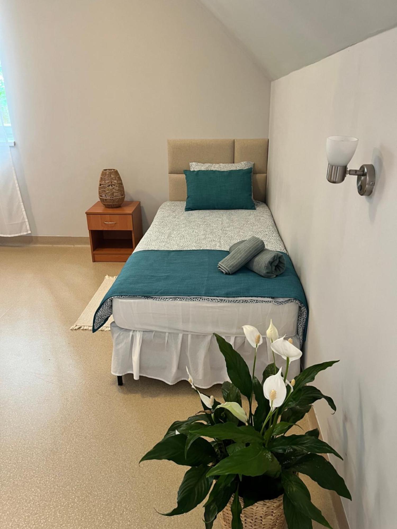Osrodek Konferencyjno-Wypoczynkowy Hostel Chojna Ngoại thất bức ảnh